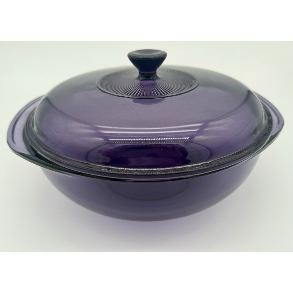vintage Pyrex 2 quart Amethyst purple glass round covered casserole dish